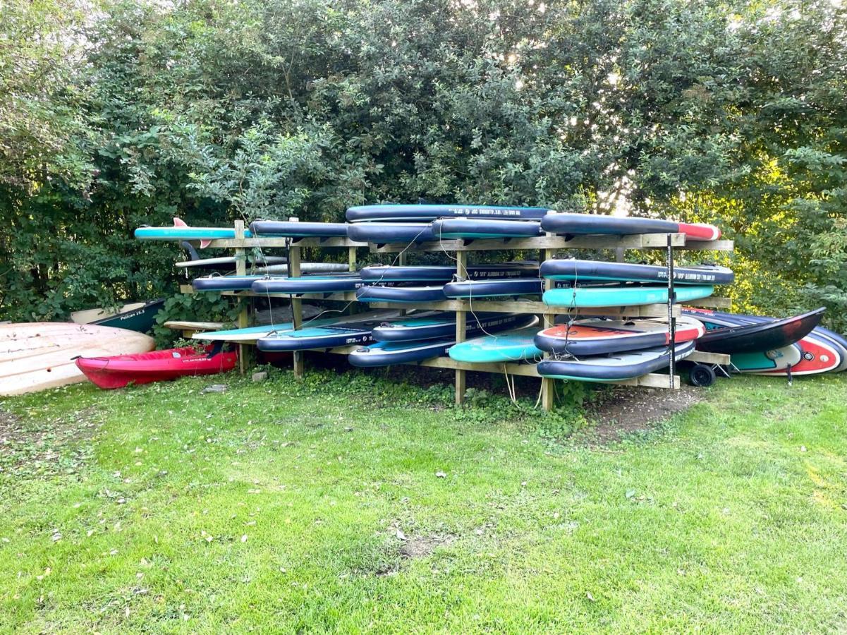 Cosy Cotswold Lodge By Your Home Here - Summer Sale For 3 Plus Nights - Ideal For Families With Log-Burner, Spa, Private Parking And Heated Swimming Pools Ashton Keynes Kültér fotó
