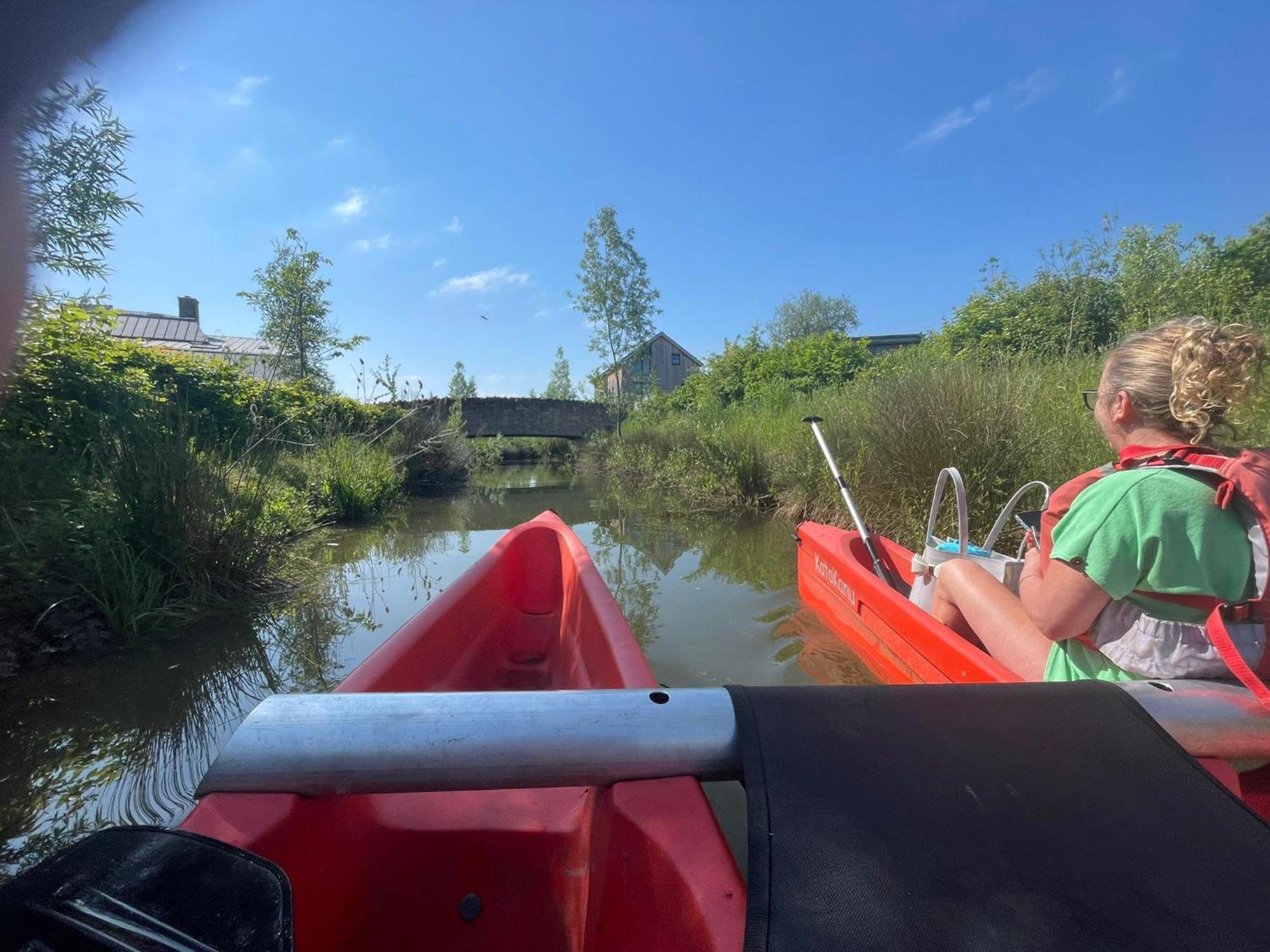 Cosy Cotswold Lodge By Your Home Here - Summer Sale For 3 Plus Nights - Ideal For Families With Log-Burner, Spa, Private Parking And Heated Swimming Pools Ashton Keynes Kültér fotó